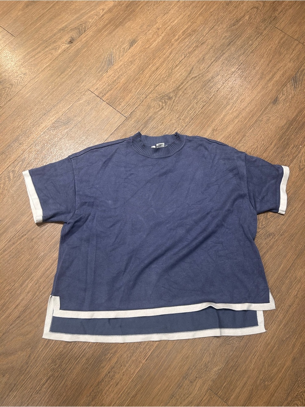 Sincerely Jules blue lounge set with white trim.